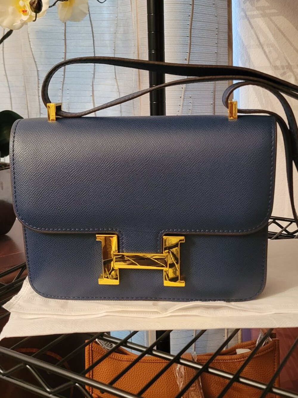 **Classic chic royal blue crossbody fashion bag. No brand.